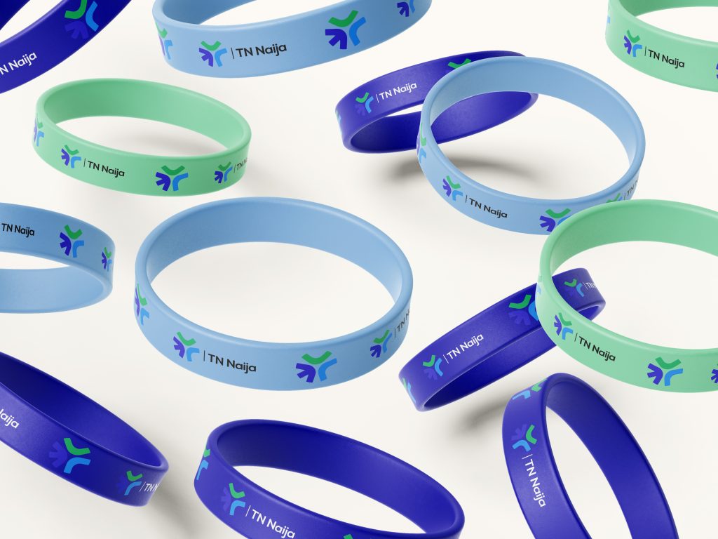 Free_Wristband_Mockup_6